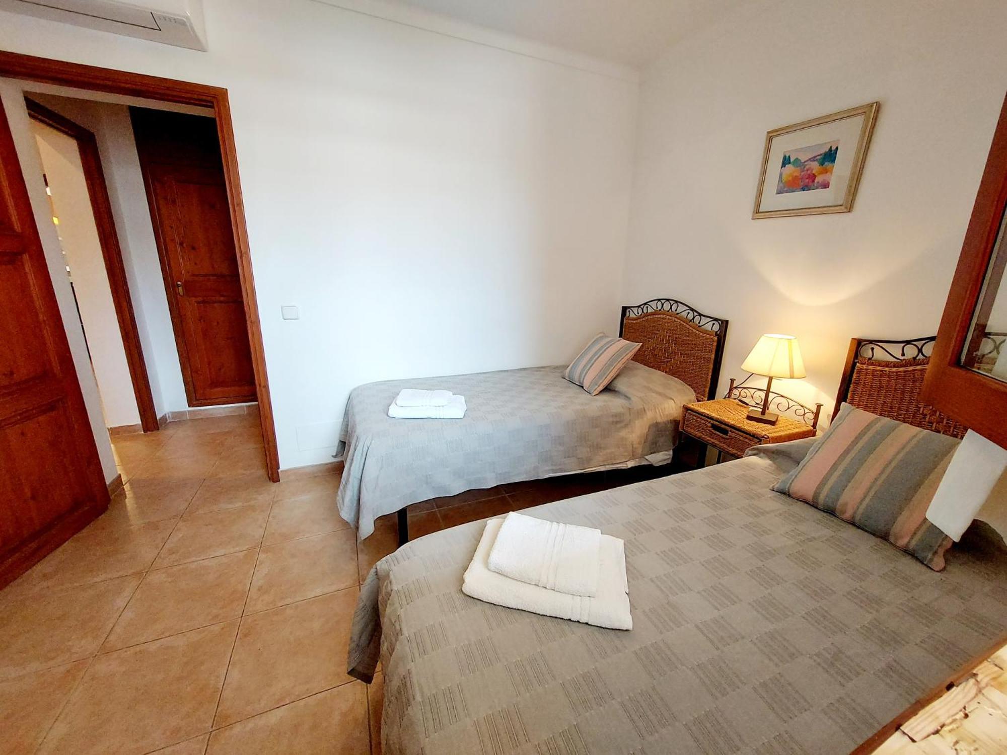 Casa Faro Spacious, Ground Floor On The Pine Walk, Covered Terrace With Sea Views. Wifi/air Con Appartement Pollença