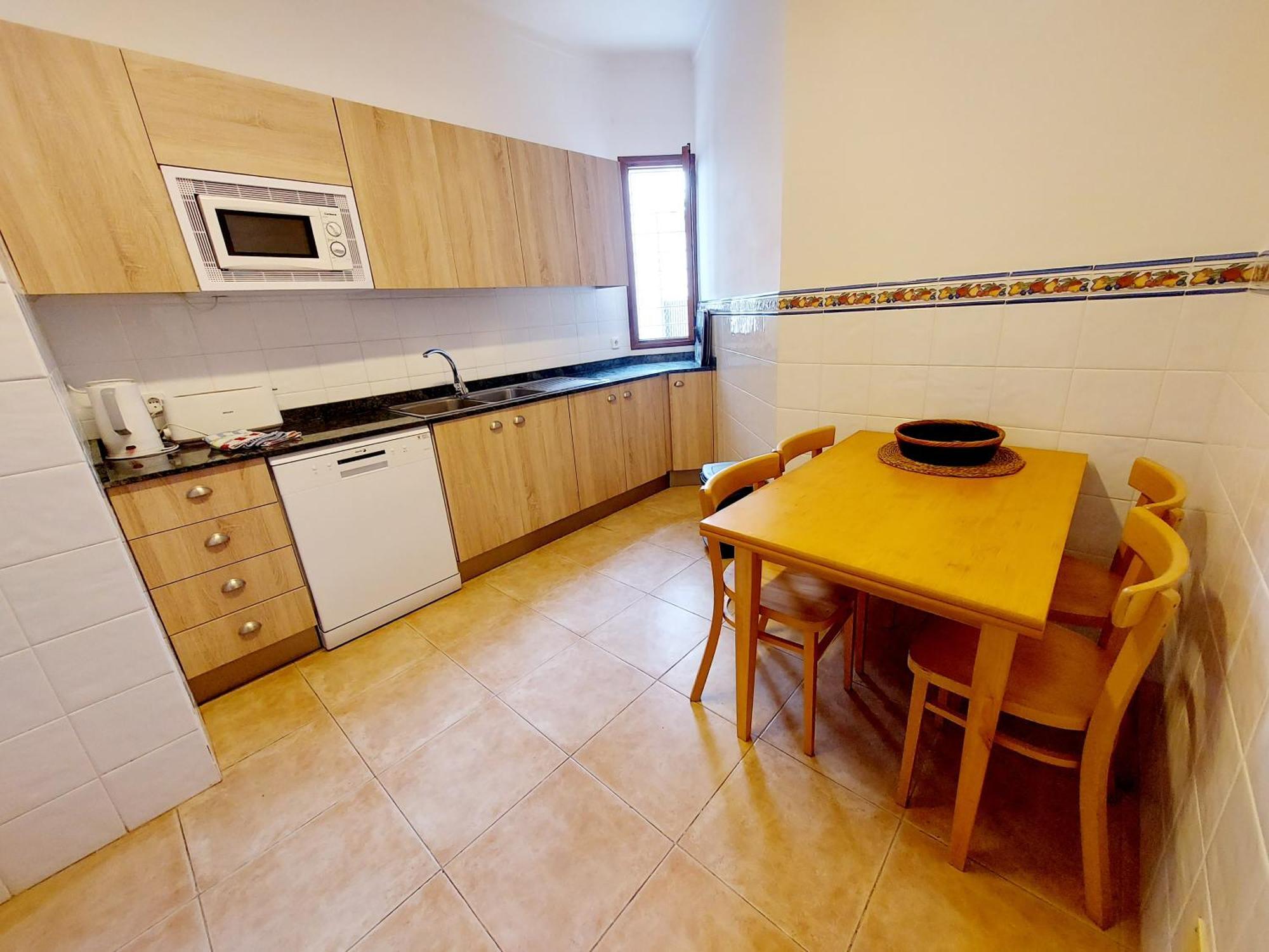 Appartement Casa Faro Spacious, Ground Floor On The Pine Walk, Covered Terrace With Sea Views. Wifi/air Con Pollença