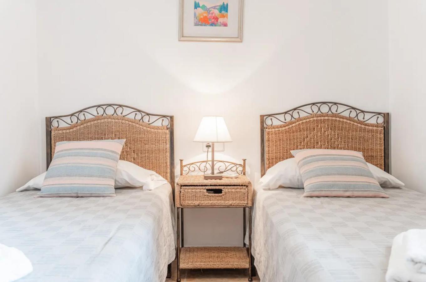 Apartamento Casa Faro Spacious, Ground Floor On The Pine Walk, Covered Terrace With Sea Views. Wifi/air Con