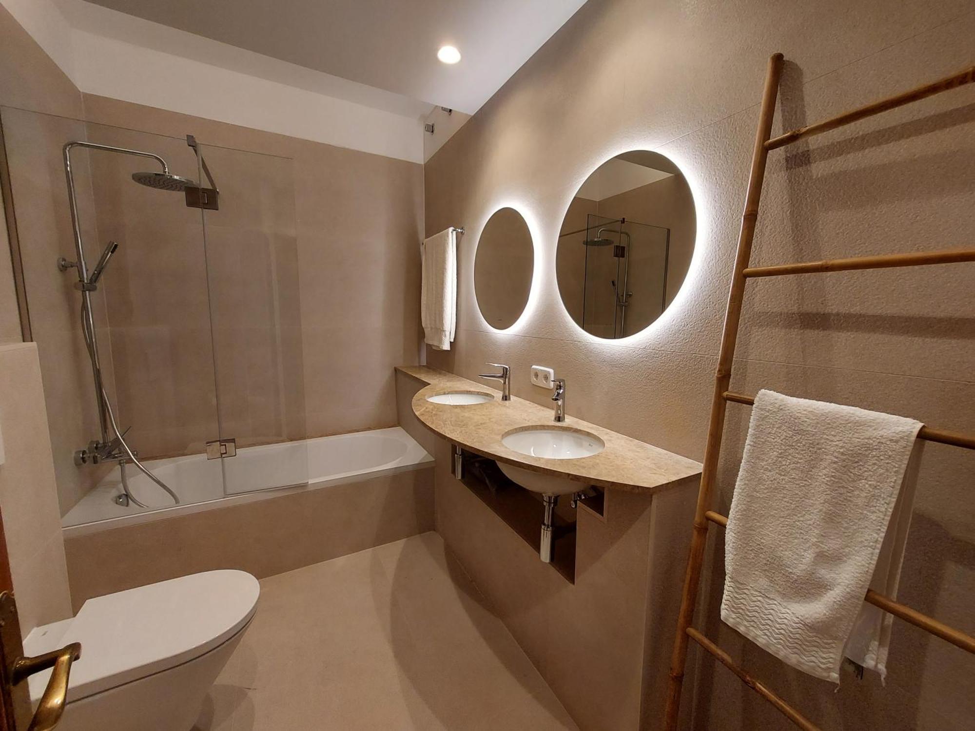 Casa Faro Spacious, Ground Floor On The Pine Walk, Covered Terrace With Sea Views. Wifi/air Con Pollensa